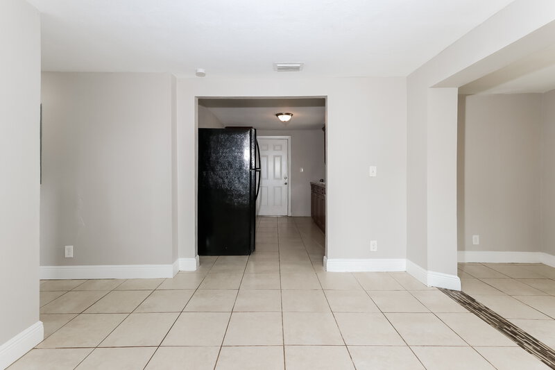 1,870/Mo, 725 W 6th Street Riviera Beach, FL 33404 Living Room View