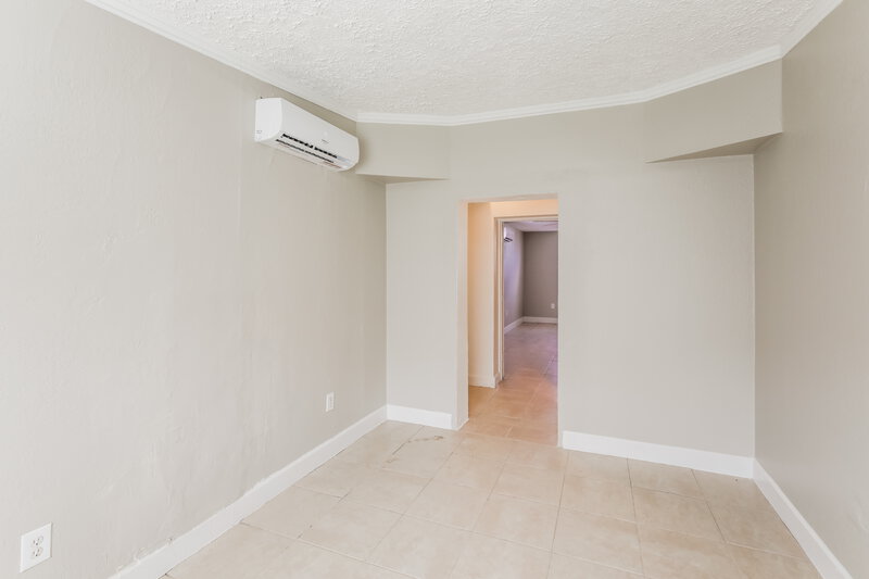 2,805/Mo, 5319 NE 17th Avenue Pompano Beach, FL 33064 Main Bedroom View