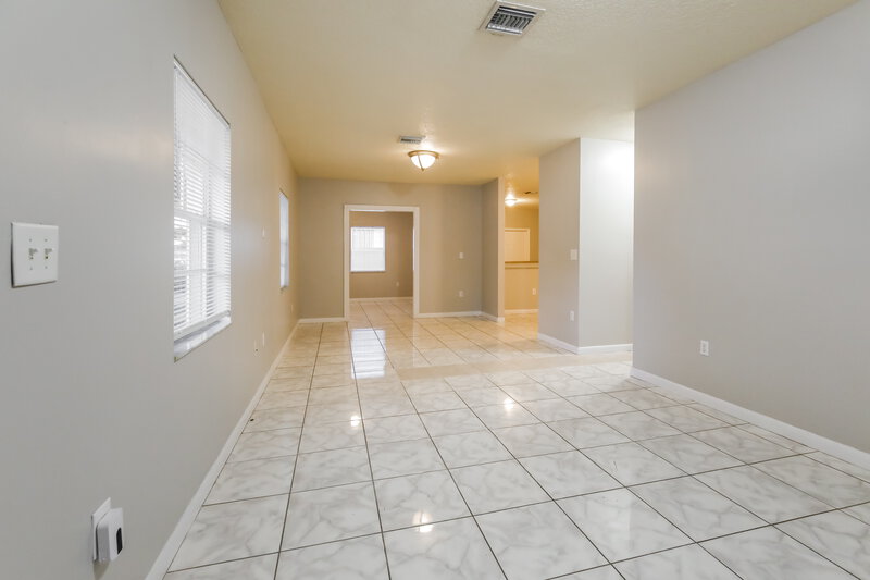 2,745/Mo, 2281 NW 87 ST Miami, FL 33147 Living Room View