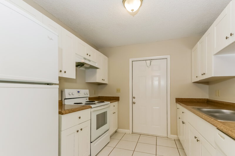 2,815/Mo, 17314 Sapp Place Jupiter, FL 33458 Kitchen View 4
