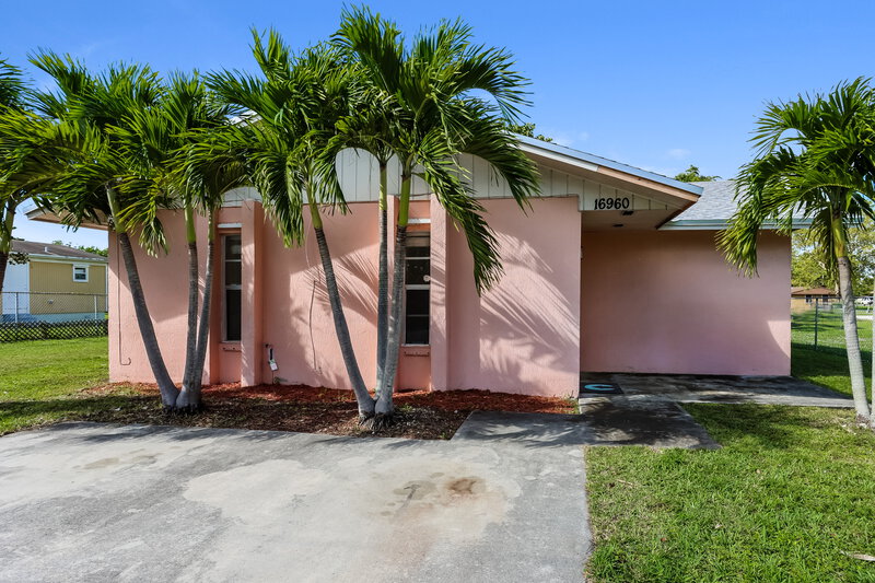 2,700/Mo, 16960 SW 104th Avenue Miami, FL 33157 External View