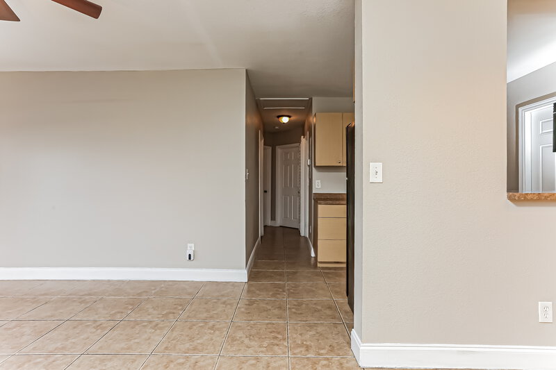 2,165/Mo, 1270 NW 29th Terrace Fort Lauderdale, FL 33311 Living Room View 3