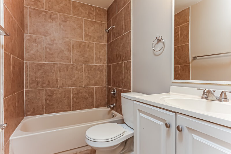 2,165/Mo, 1270 NW 29th Terrace Fort Lauderdale, FL 33311 Bathroom View