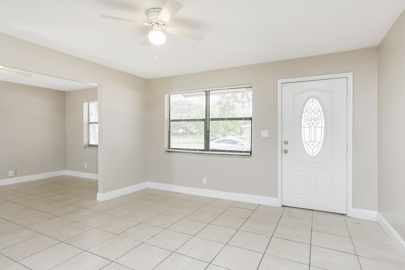 2,700/Mo, 4620 SW 23RD ST West Park, FL 33023 Living Room View 2
