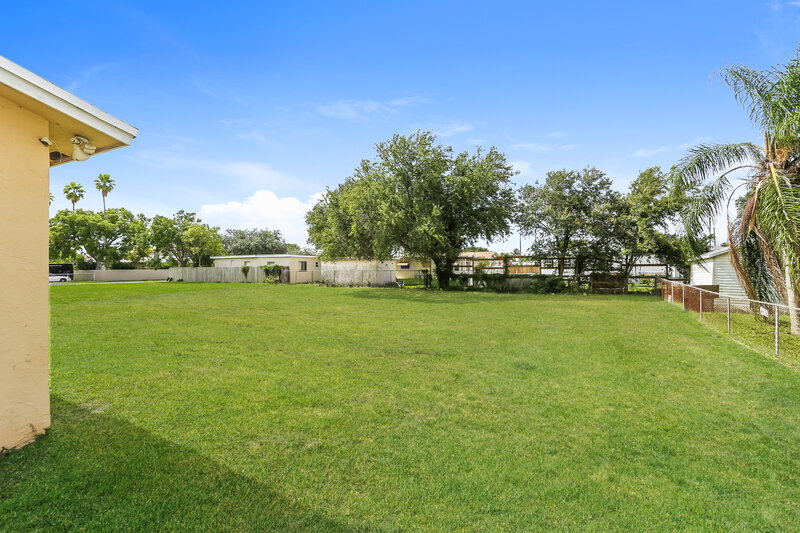 2,700/Mo, 4620 SW 23RD ST West Park, FL 33023 Exterior View