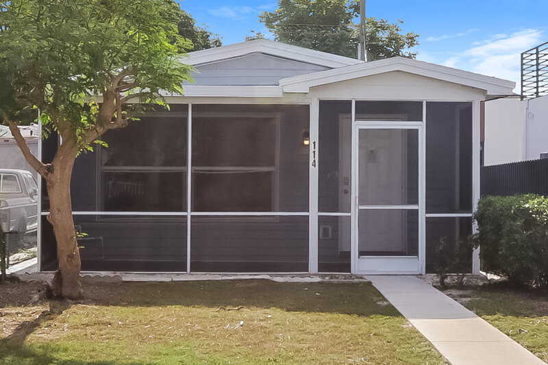 2,120/Mo, 114 S C Street Lake Worth Beach, FL 33460 External View