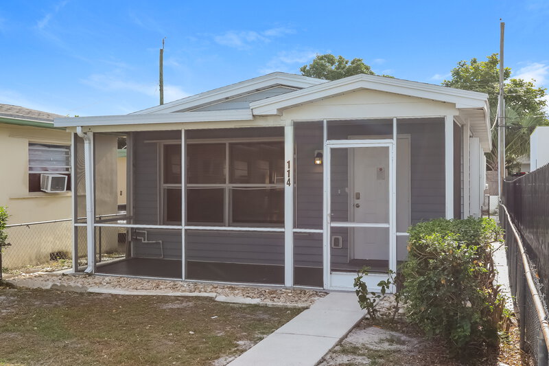 2,120/Mo, 114 S C Street Lake Worth Beach, FL 33460 Misc View