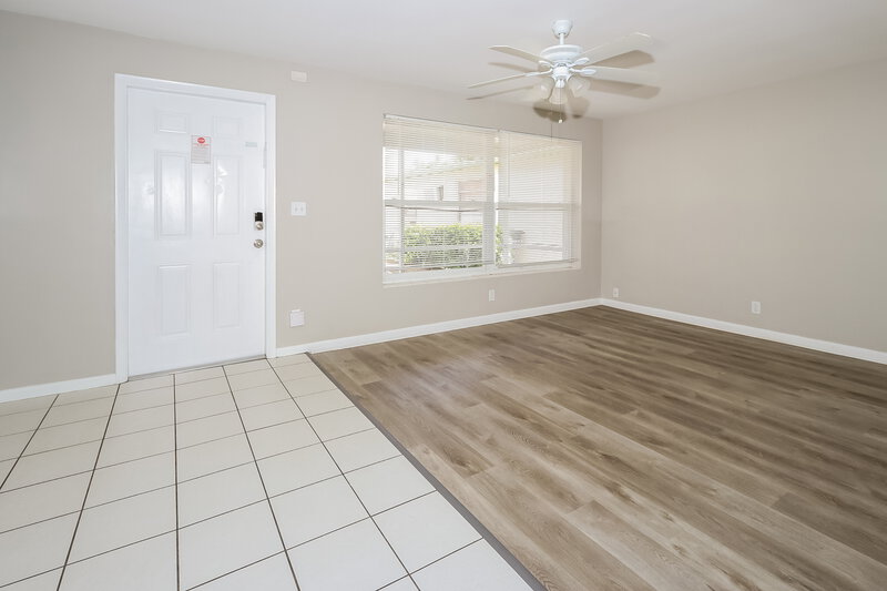 2,120/Mo, 114 S C Street Lake Worth Beach, FL 33460 Misc View 4