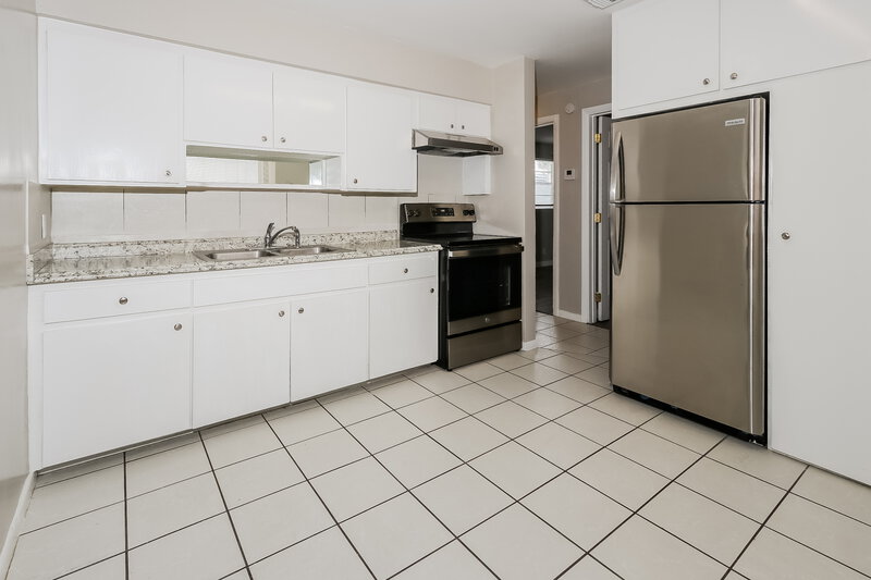 2,120/Mo, 114 S C Street Lake Worth Beach, FL 33460 Misc View 5