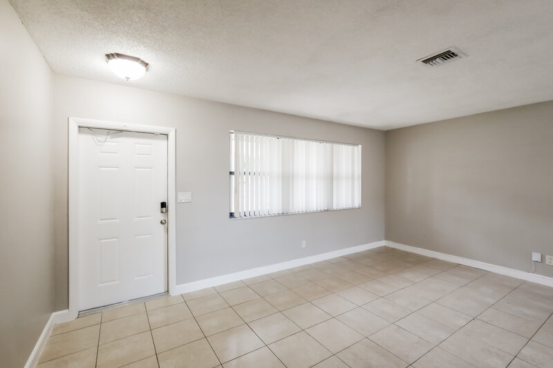 3,145/Mo, 141 NW 76th Terrace Pembroke Pines, FL 33024 Misc View 2