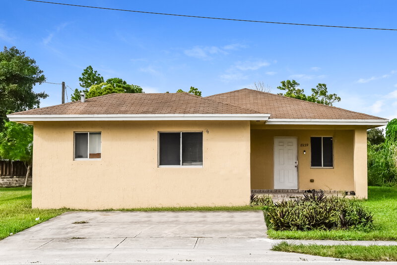 2,400/Mo, 11239 SW 220th Street Miami, FL 33170 External View