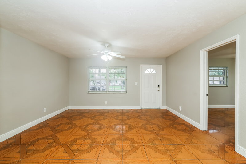 2,760/Mo, 1280 Sw 10Th Ter Deerfield Beach, FL 33441 Living Room View 2