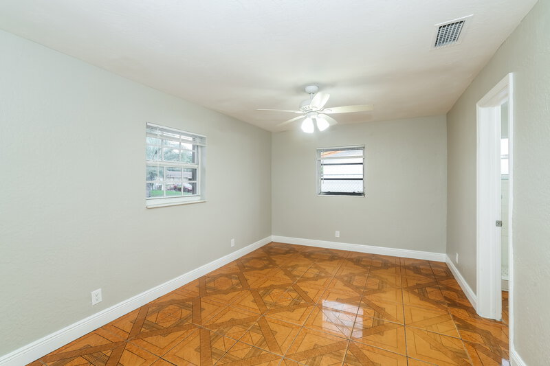 2,760/Mo, 1280 Sw 10Th Ter Deerfield Beach, FL 33441 Main Bedroom View