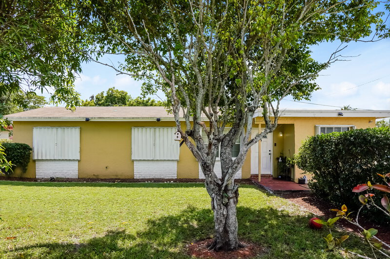 3,190/Mo, 2730 NW 23rd Street Fort Lauderdale, FL 33311 External View