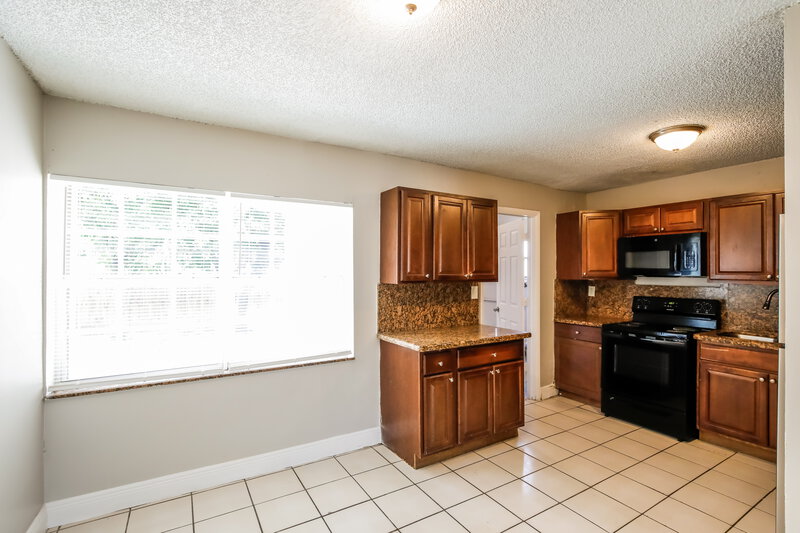 2,825/Mo, 2730 NW 23rd Street Fort Lauderdale, FL 33311 Dining Room View