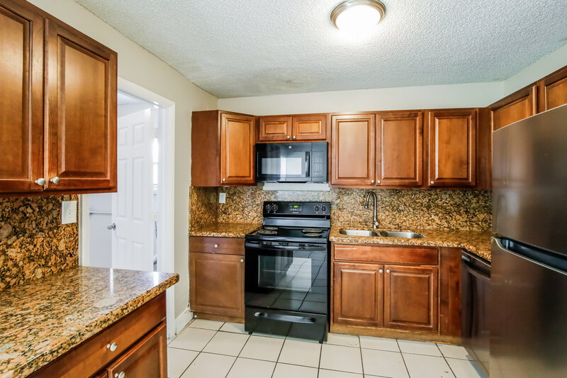 2,825/Mo, 2730 NW 23rd Street Fort Lauderdale, FL 33311 Kitchen View