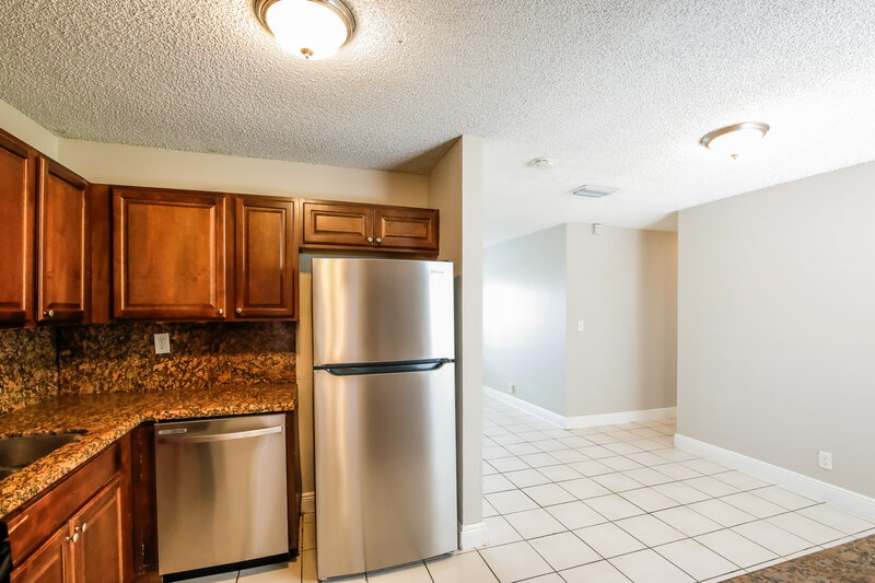 2,825/Mo, 2730 NW 23rd Street Fort Lauderdale, FL 33311 Kitchen View 2