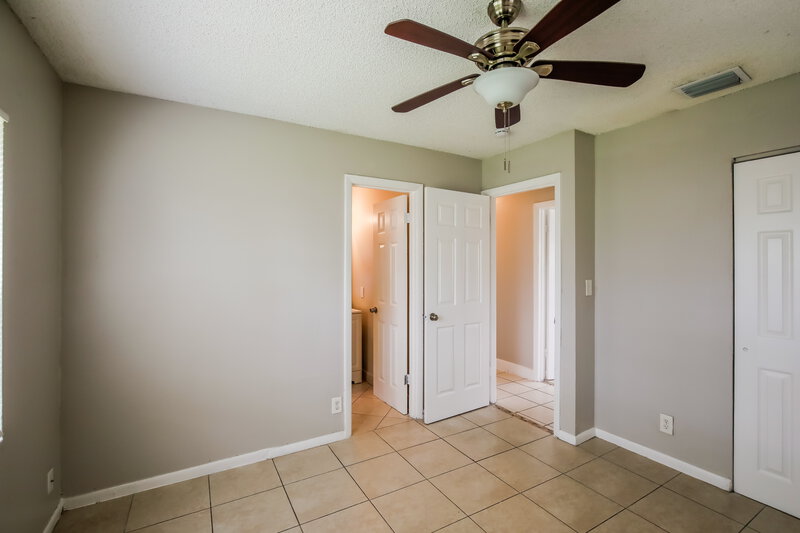 2,825/Mo, 2730 NW 23rd Street Fort Lauderdale, FL 33311 Main Bedroom View