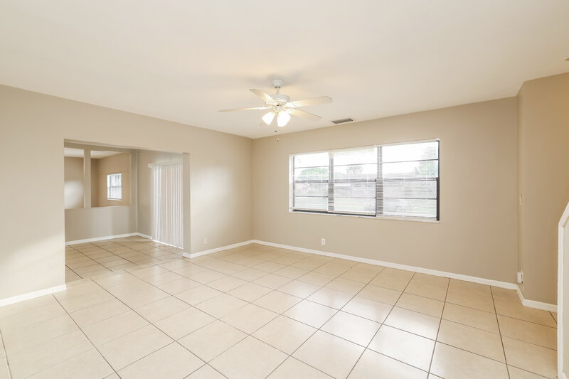 2,535/Mo, 4307 Brooks Avenue West Palm Beach, FL 33407 Family Room View