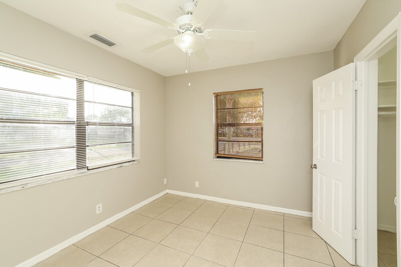 2,535/Mo, 4307 Brooks Avenue West Palm Beach, FL 33407 Main Bedroom View