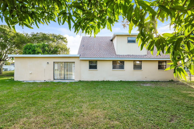 2,535/Mo, 4307 Brooks Avenue West Palm Beach, FL 33407 Rear View