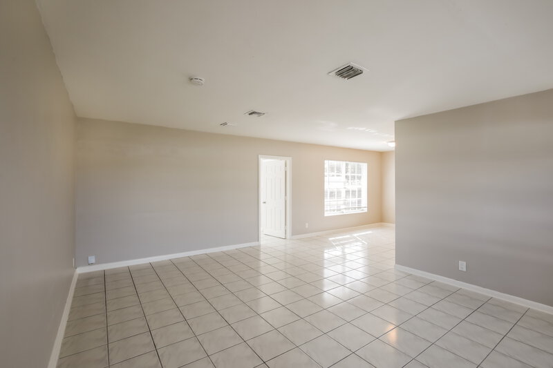 3,040/Mo, 650 W Campus Cir Fort Lauderdale, FL 33312 Living Room View