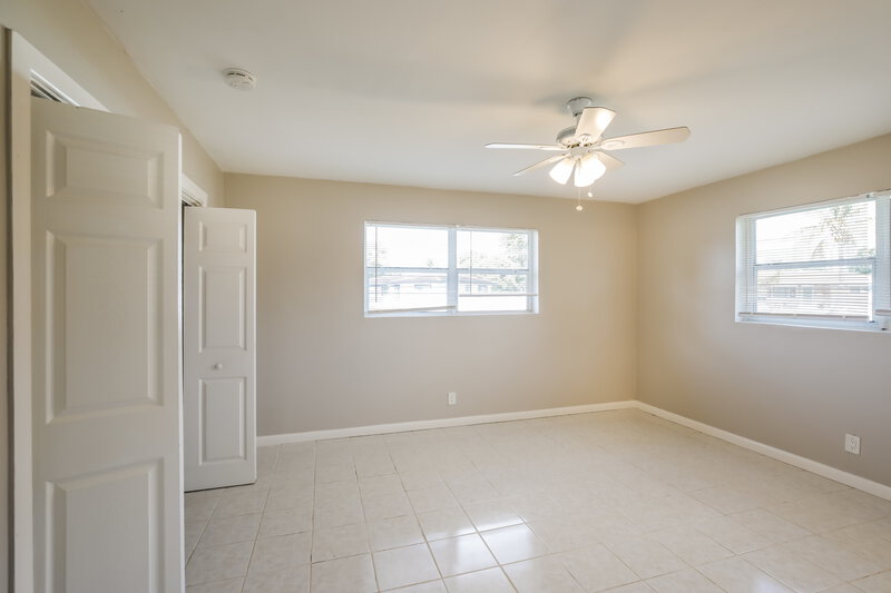 3,040/Mo, 650 W Campus Cir Fort Lauderdale, FL 33312 Main Bedroom View