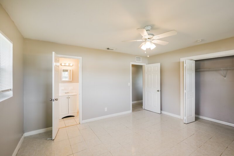 3,040/Mo, 650 W Campus Cir Fort Lauderdale, FL 33312 Main Bedroom View 2