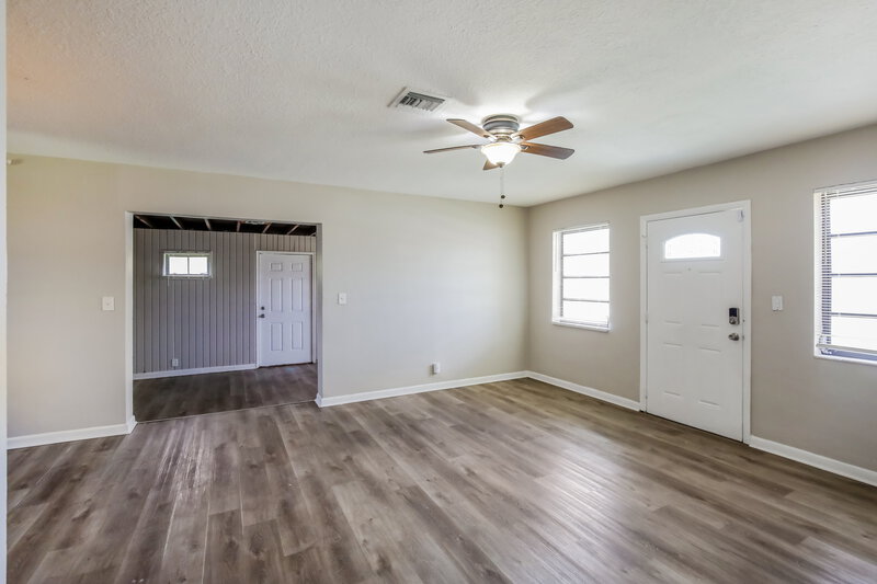 3,000/Mo, 3270 NW 177th Terrace Miami Gardens, FL 33056 Living Room View 2