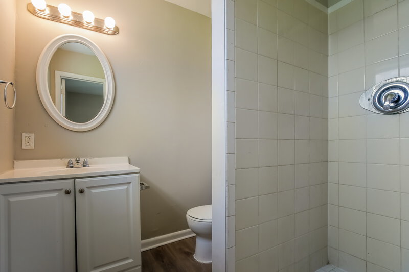 3,000/Mo, 3270 NW 177th Terrace Miami Gardens, FL 33056 Main Bathroom View