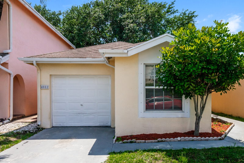 2,310/Mo, 4082 Eastridge Drive Deerfield Beach, FL 33064 External View