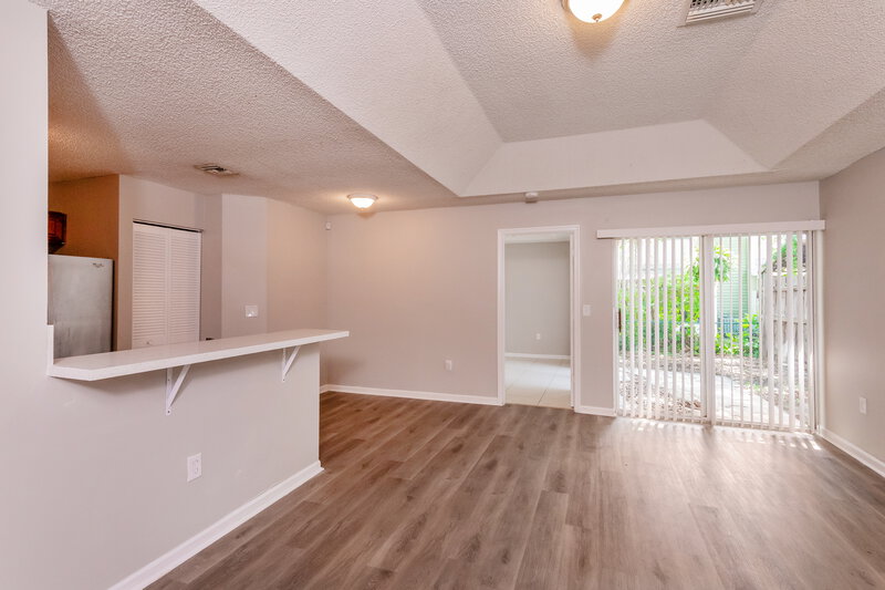 2,310/Mo, 4082 Eastridge Drive Deerfield Beach, FL 33064 Living Room View 2