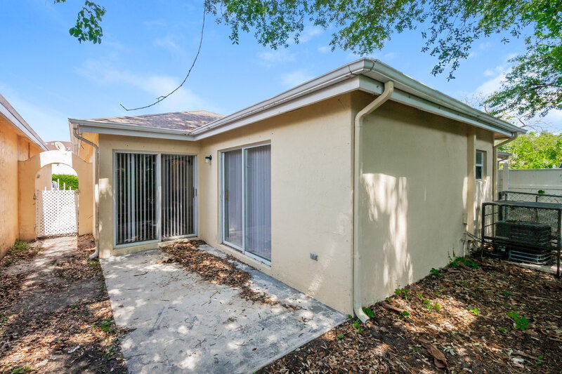 2,310/Mo, 4082 Eastridge Drive Deerfield Beach, FL 33064 Rear View