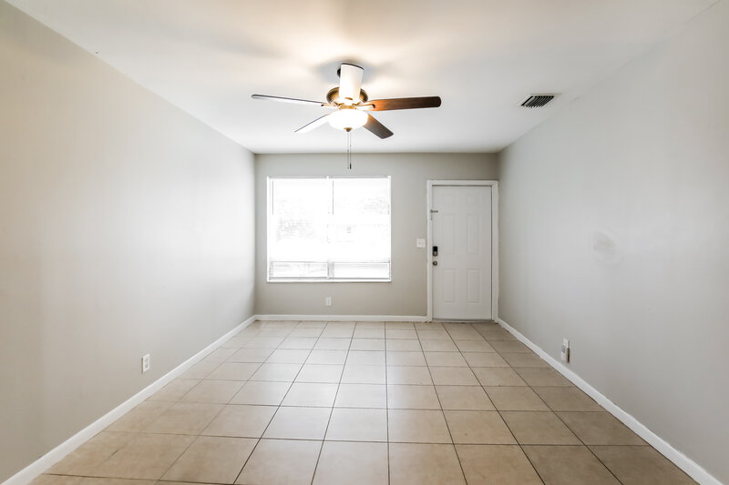 2,040/Mo, 3260 NW 16th Street Lauderhill, FL 33311 Living Room View 2