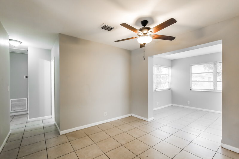 2,040/Mo, 3260 NW 16th Street Lauderhill, FL 33311 Living Room View 3