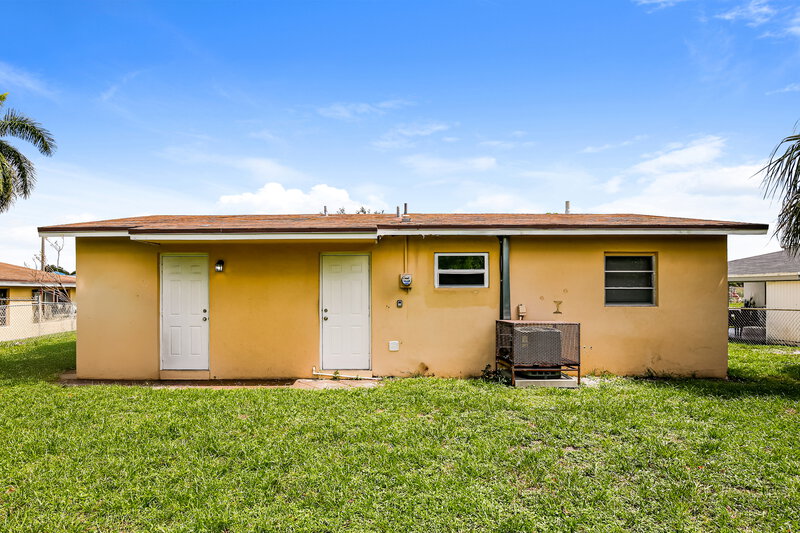 2,185/Mo, 3120 NW 5th Court Lauderhill, FL 33311 Rear View