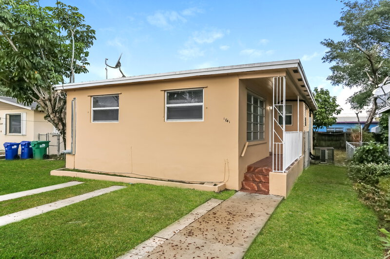 2,575/Mo, 1841 NW 152nd Street Miami Gardens, FL 33054 Front View 2