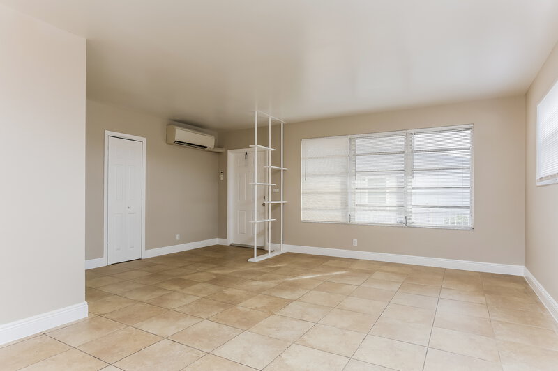 2,575/Mo, 1841 NW 152nd Street Miami Gardens, FL 33054 Dining Room View