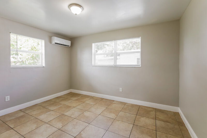 2,390/Mo, 1841 NW 152nd Street Miami Gardens, FL 33054 Bedroom View 2