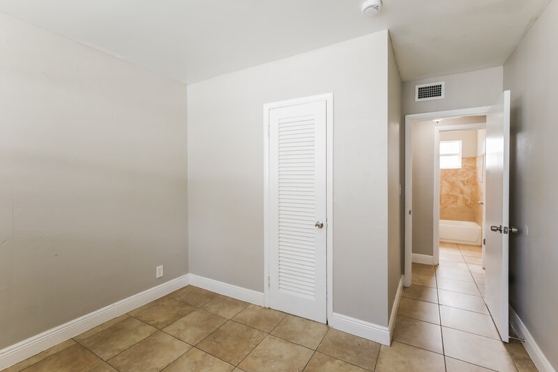 2,390/Mo, 1841 NW 152nd Street Miami Gardens, FL 33054 Bedroom View 4