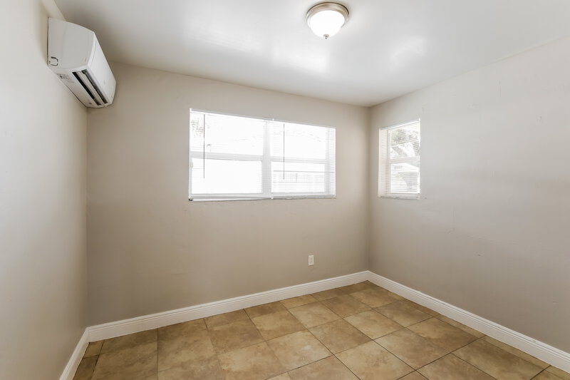 2,390/Mo, 1841 NW 152nd Street Miami Gardens, FL 33054 Bedroom View 5