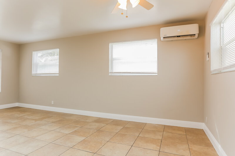 2,575/Mo, 1841 NW 152nd Street Miami Gardens, FL 33054 Master Bedroom View 3