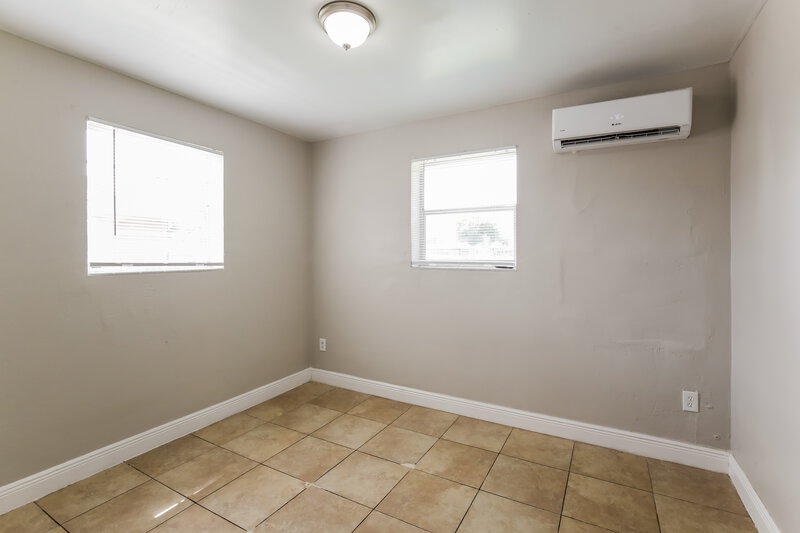 2,390/Mo, 1841 NW 152nd Street Miami Gardens, FL 33054 Bedroom View 6