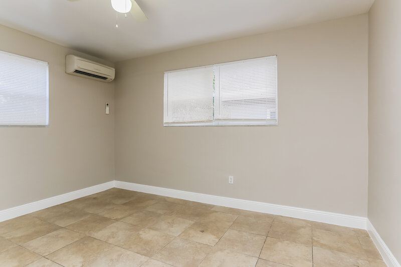 2,575/Mo, 1841 NW 152nd Street Miami Gardens, FL 33054 Bedroom View 3