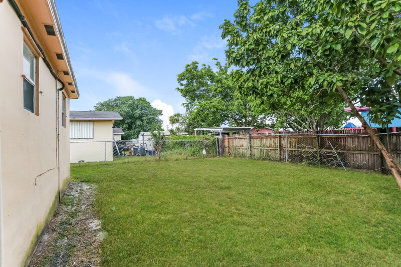 2,575/Mo, 1841 NW 152nd Street Miami Gardens, FL 33054 Rear View