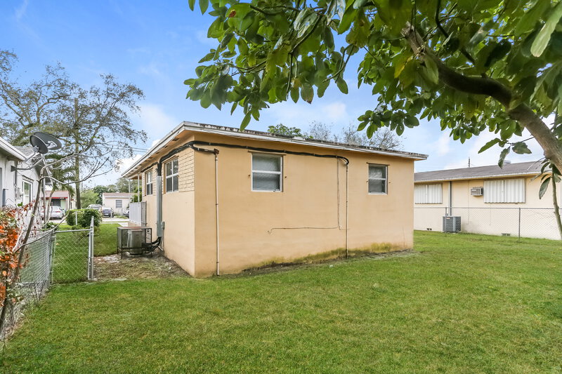 2,575/Mo, 1841 NW 152nd Street Miami Gardens, FL 33054 Rear View 2