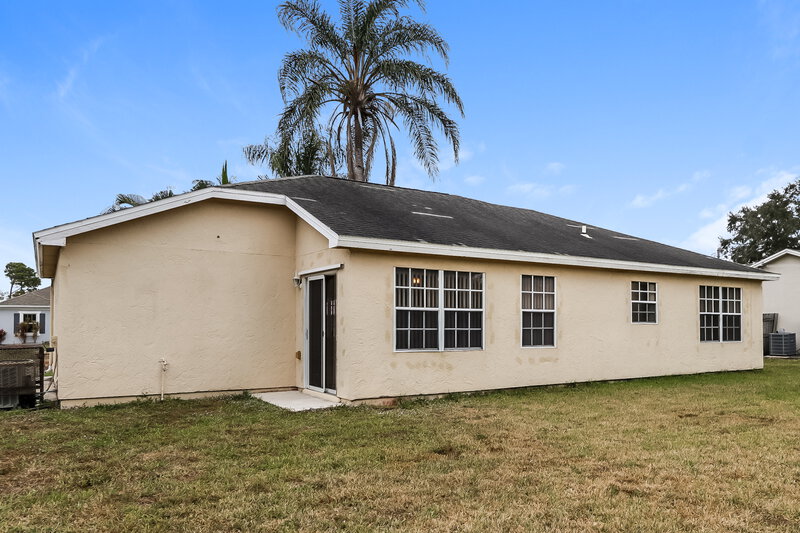 1,960/Mo, 1576 SW Pitts Avenue Port Saint Lucie, FL 34953 Rear View