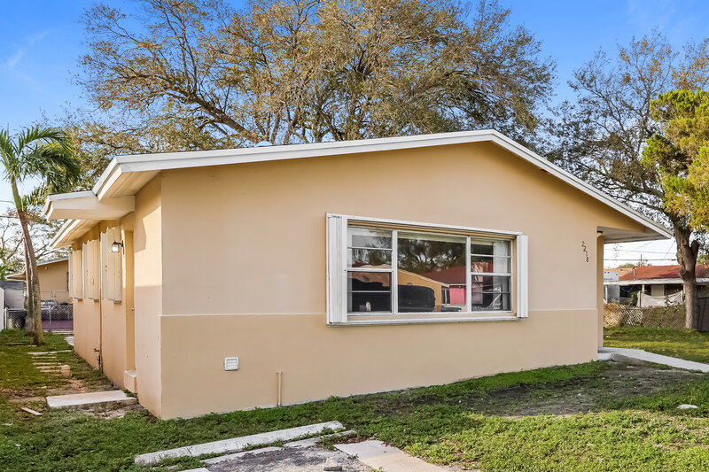 3,190/Mo, 2218 Farragut Street Hollywood, FL 33020 Front View