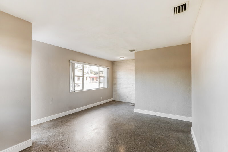 3,190/Mo, 2218 Farragut Street Hollywood, FL 33020 Living Room View 2