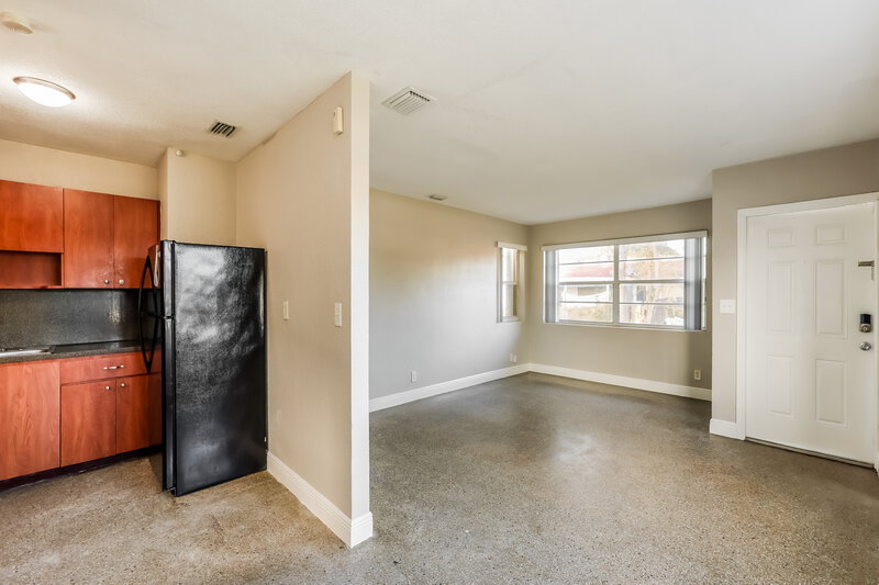 3,190/Mo, 2218 Farragut Street Hollywood, FL 33020 Kitchen View